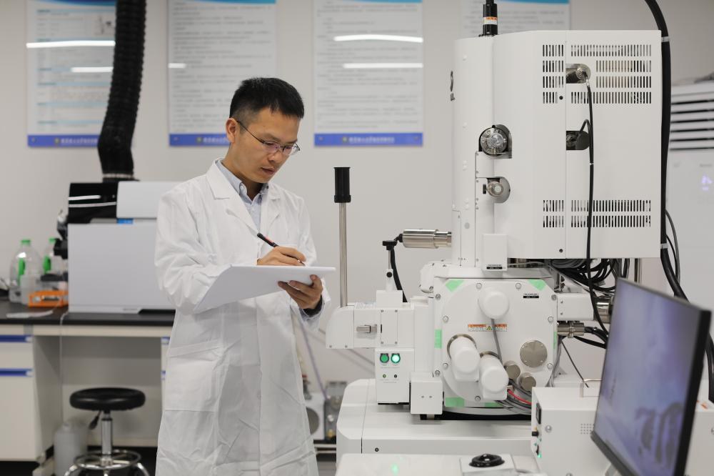 着力建设世界重要人才中心和创新高地