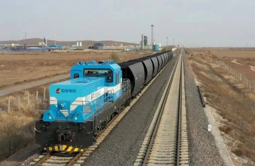 中国首台氢燃料电池混合动力机车安全运行超2万公里